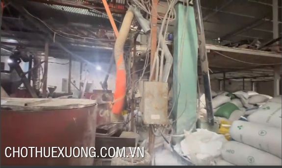 Cho thuê 1 xưởng mặt đường 6 Biên giang Hà Đông 2000m2 4