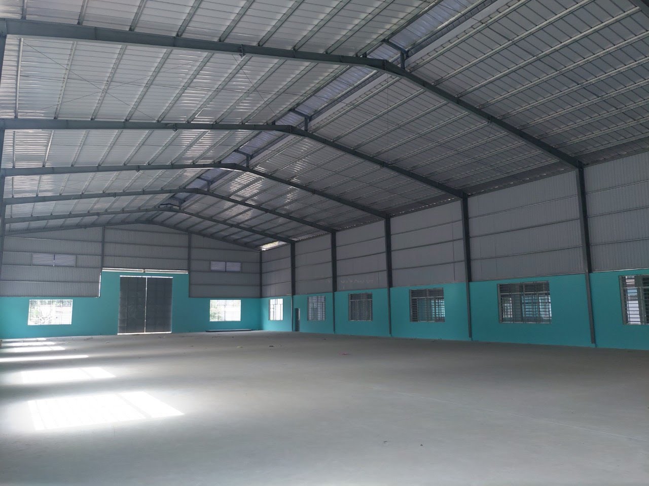 Cho thuê kho, xưởng, ga ra DT 340m2 tại Lĩnh Nam, Hà Nội