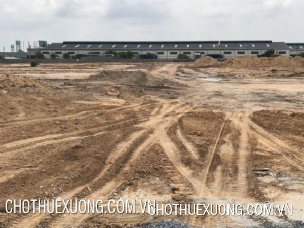 兴安省美豪县有厂房的1.78公顷土地出售