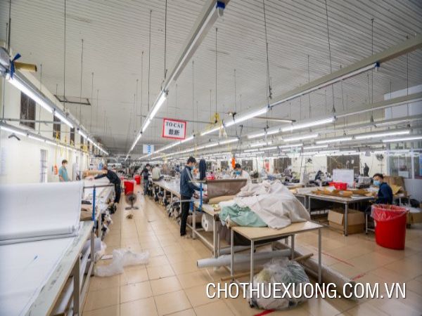 宁平省三叠市1593平米服装厂房出租