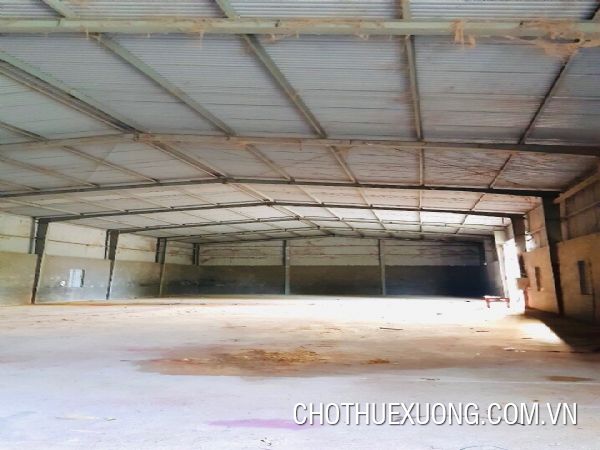 广宁省 Uong Bi 市 1000 平方米仓库出租