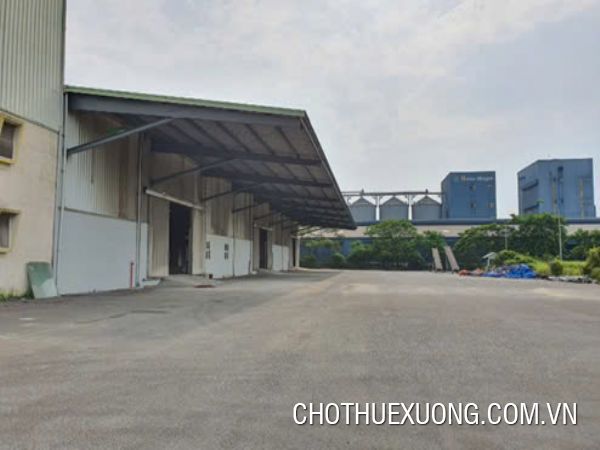 海防市深海防工业园仓库出租，面积1,800平方米