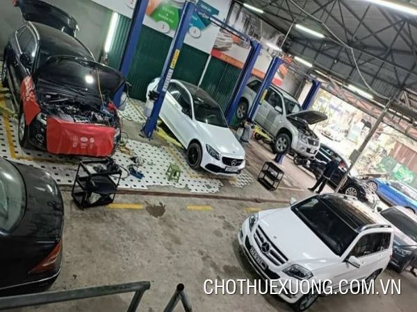 位於龍邊府都定市的700平方公尺車庫出租