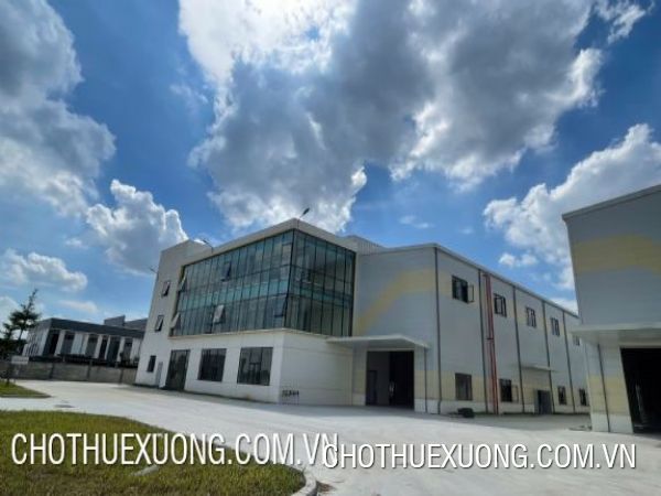 位于北宁省顺城二号工业园的厂房出租，面积6800平方米