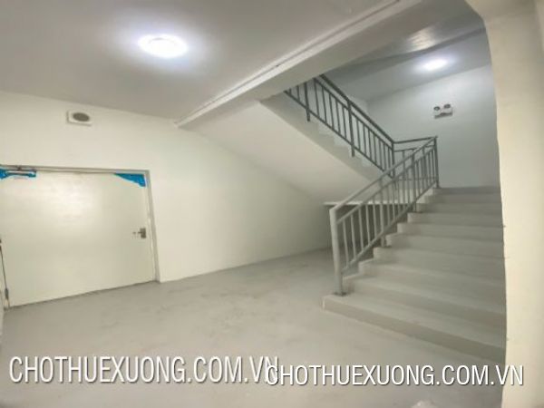 位於北江省JUTECH工業園區的兩層廠房出租,面積3,025平方公尺起